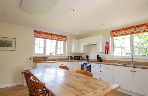Nostie Cottage | NORTH COTTAGE, pet friendly, country holiday cottage in Glenelg