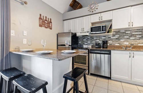 The Blue Mountains Apartment | North Creek Condo for 6 with Mountain Views - 211 North Creek