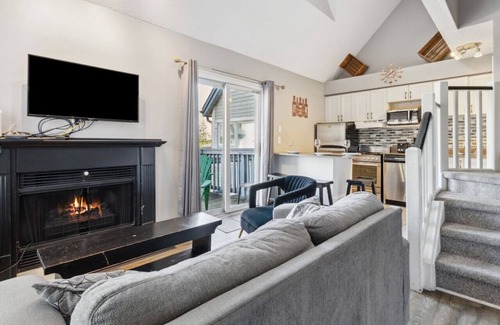 The Blue Mountains Apartment | North Creek Condo for 6 with Mountain Views - 211 North Creek