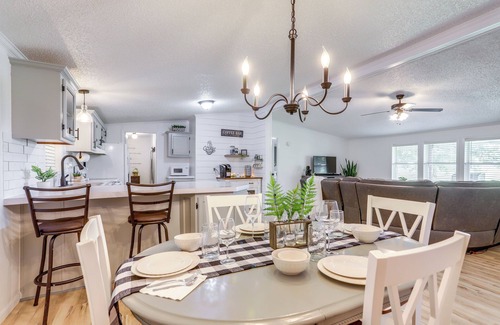 New Haven  Huron County House | North Fairfield Family Home w/Hot Tub & Porch!
