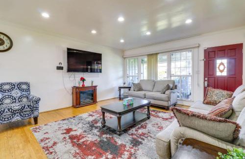 North Hills West House | North Hills 2BR Home and Outdoor Pool