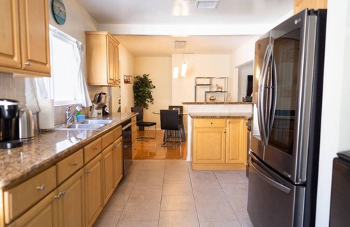NoHo Arts District House | NORTH HOLLYWOOD GEM: 2BR HOME w/PRIVATE HOT TUB, PATIO/YARD & EV CHARGER p42