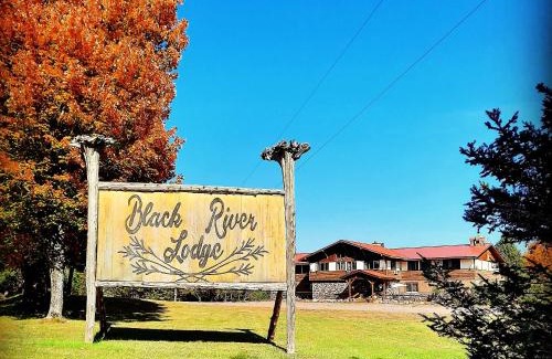 Ironwood Hotel | North Ironwood Acres - Black River Lodge