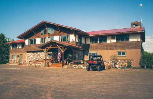 Ironwood Hotel | North Ironwood Acres - Black River Lodge
