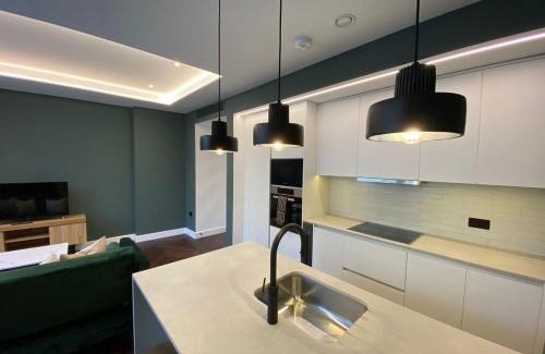 Golborne Apartment | North Kensington - Portobello by Viridian Apartments