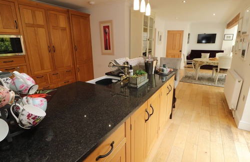 Annan Cottage | NORTH LODGE, pet friendly, country holiday cottage in Annan