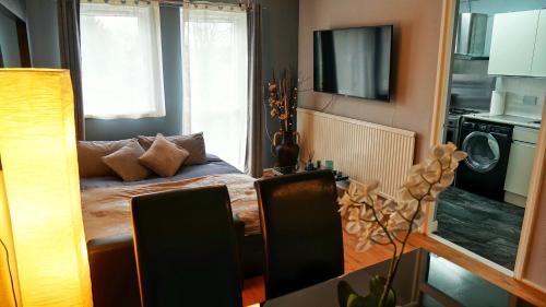 Edmonton Apartment | North London Apartment - Edmonton