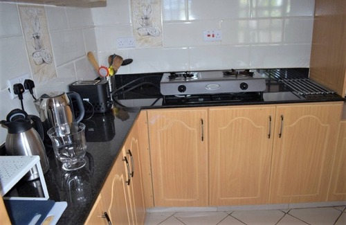 Nakuru House | North Manor, Cozy 3Br, Fibre Wifi, Smart TV, Safe Parking, 20mins from Nakuru