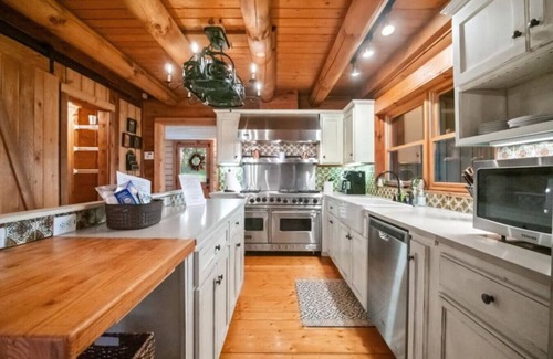 Sumner County Cabin | North Nashville Getaway