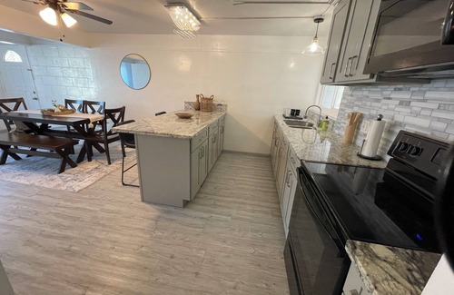 Hauula House | North Shore Beach House with AC, 30 day rental