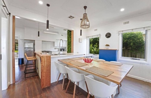 North Geelong House | North Shore Oasis, spacious nest