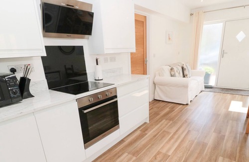 Gilsland Cottage | NORTH VIEW COTTAGE, romantic, with a garden in Haltwhistle