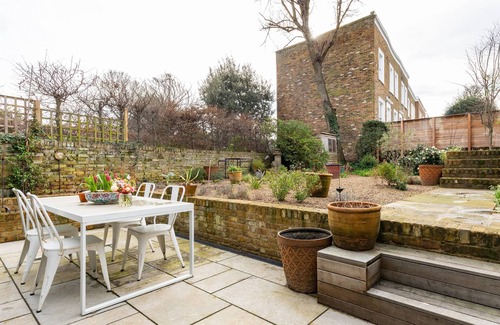 De Beauvoir Apartment | Northchurch Terrace by onefinestay