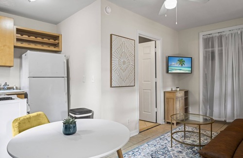 Neptune Beach Apartment | Northeast Florida Retreat