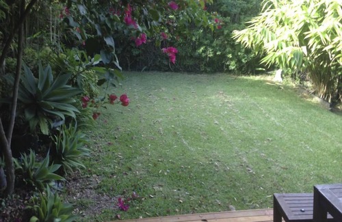 North Narrabeen House | Northern Beaches Bargain! House + Guest House ❈ Surf beach ❈ Lush kids backyard
