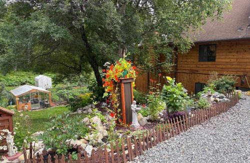 Fishhook Ski Chalet | Northern Nights Lodging