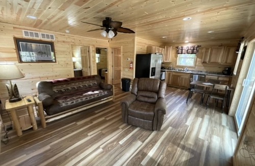 Briggsville Cabin | Northern Way Cabin 9 miles to Wis Dells