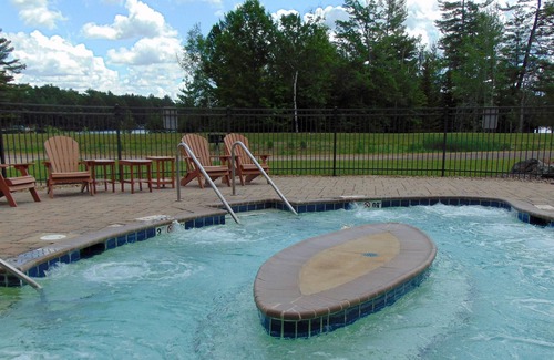 Three Lakes Hotel | Northernaire Resort