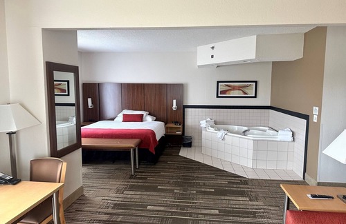 Springfield Hotel | Northfield Inn, Suites & Conference Center