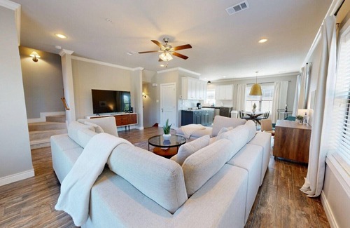 College Station House | Northgate Landing ~ Aggieland Vacation Rentals