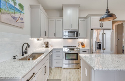 Argyle House | Northlake Vacation Rental w/Pool & Hot Tub Access