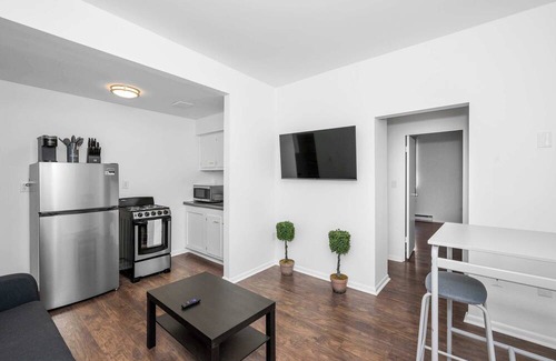 Northside Apartment | Northside Suites 3 – A Chic, Relaxed Stay for 2