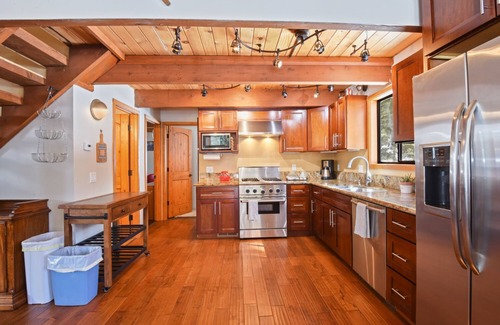Truckee House | Northstar Treehouse - Charming 4BR house w/Forest view