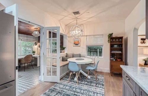 Northboro Park House | Northwood Haven - Light-Filled Bungalow Close to Rybovich Marina