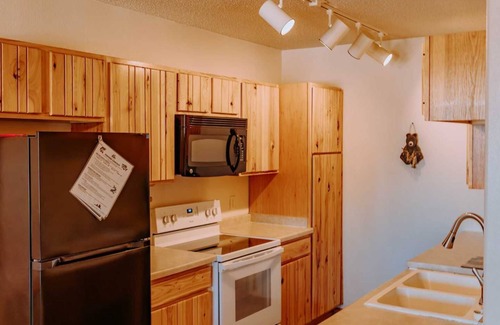 Puposky Villa | Northwoods Group Lodging – Ideal for Large Families
