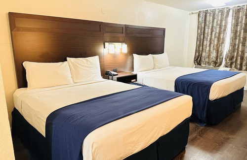 Blaine Hotel | Northwoods Motel