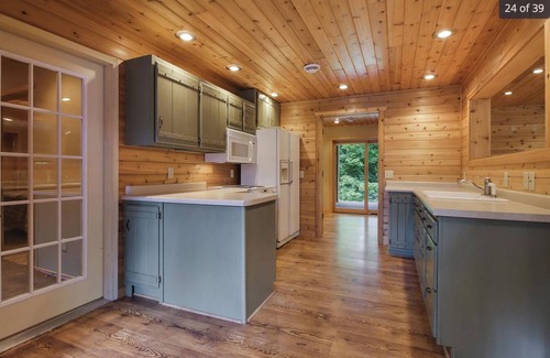 Birchwood Cabin | Northwoods paradise! Peace & tranquility. 6 bed lodge on quiet lake near trails