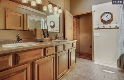 Birchwood Cabin | Northwoods paradise! Peace & tranquility. 6 bed lodge on quiet lake near trails