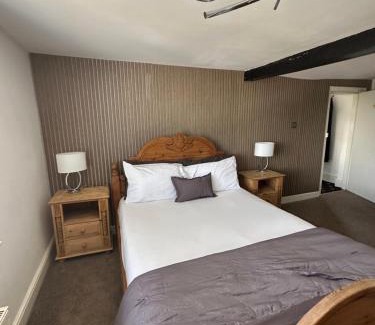 Newport Hotel | Norwood House