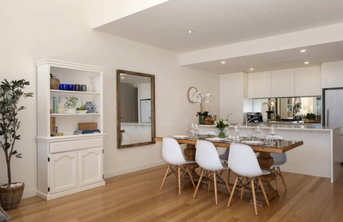 Norwood House | NORWOOD RETREAT - Stunning Townhouse