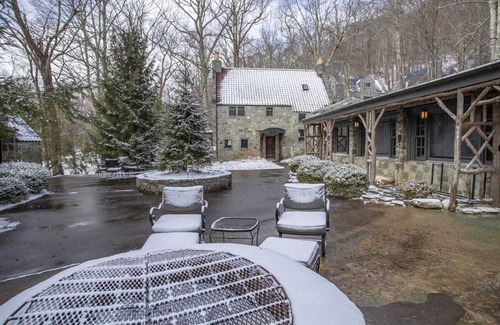 Tynecastle Cottage | Nostalgic Cottage near Grandfather Mountain