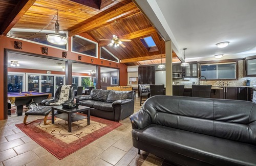 Chestermere House | Not accepting new bookings, Sorry
