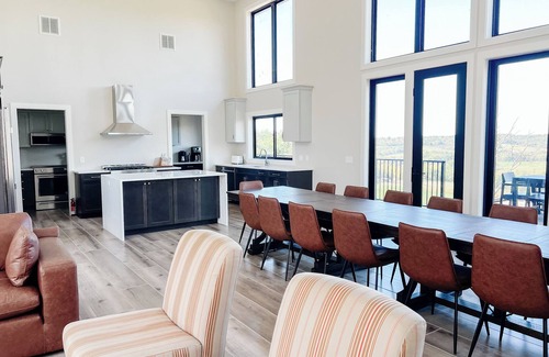 Elizabeth Cabin | NOTHING FINER, Luxury, pool, golf, animals, ten mile views near galena territory