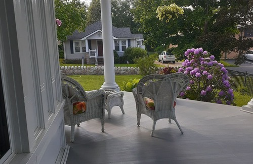 Wise House | Nottingham Turret Rm w Queen Bed, Near UVaWise & Main St, Private Detached Bath