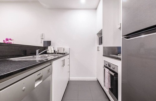 Port Melbourne Apartment | Nottville Poolside Coastal Cosmopolitan off Bay St