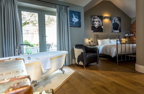 Burnham Market Hotel | NoTwenty9 Bar and Restaurant