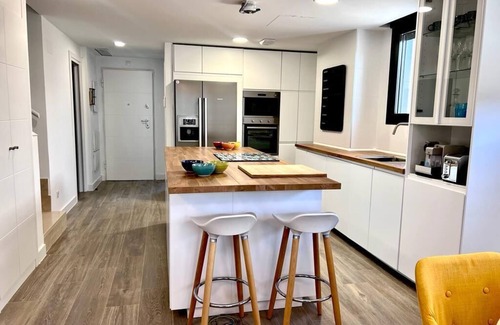 Villa de Vallecas House | Nouvelle et Élégante Maison à Madrid Avec Jacuzzy