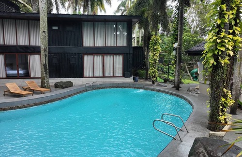 Canlubang Bed & Breakfast | Novella Tagaytay Deluxe King 201 Pool View
