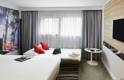 Little Hay Hotel | Novotel Birmingham Airport Terminal Building - NEC