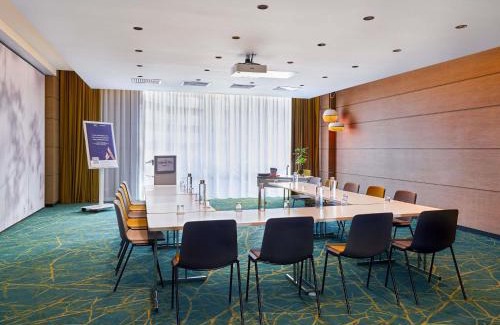 Porte d'Asnieres Hotel | Novotel Paris 17