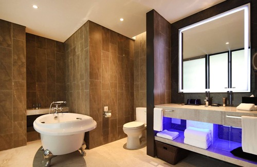 Pudong Hotel | Novotel Shanghai Chuansha