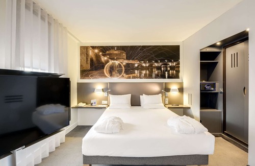 Roissy-en-France Hotel | Novotel Suites Paris CDG Airport Villepinte