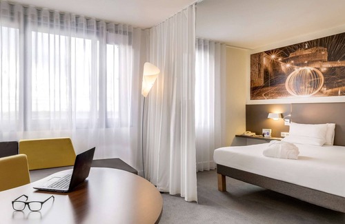 Roissy-en-France Hotel | Novotel Suites Paris CDG Airport Villepinte