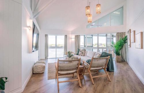Twin Waters Hotel | Novotel Sunshine Coast Resort