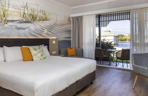 Twin Waters Hotel | Novotel Sunshine Coast Resort