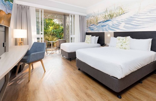 Twin Waters Hotel | Novotel Sunshine Coast Resort